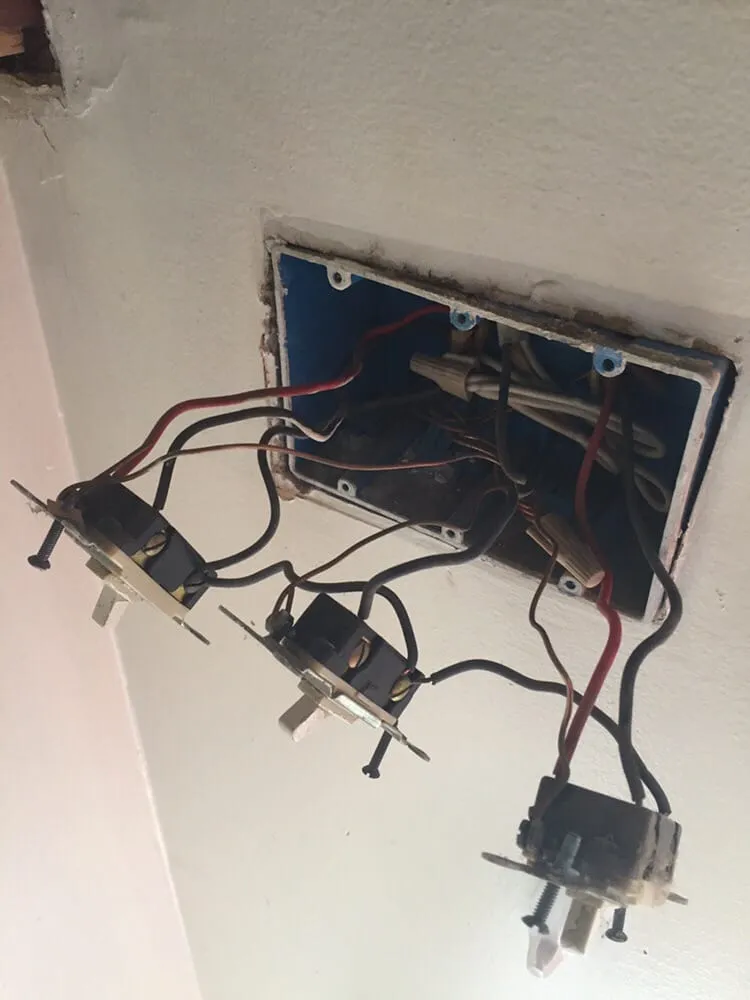 Slide of Lyric Electric