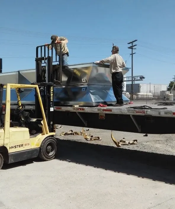 Emergency electrician providing outlet and switch repair in , 