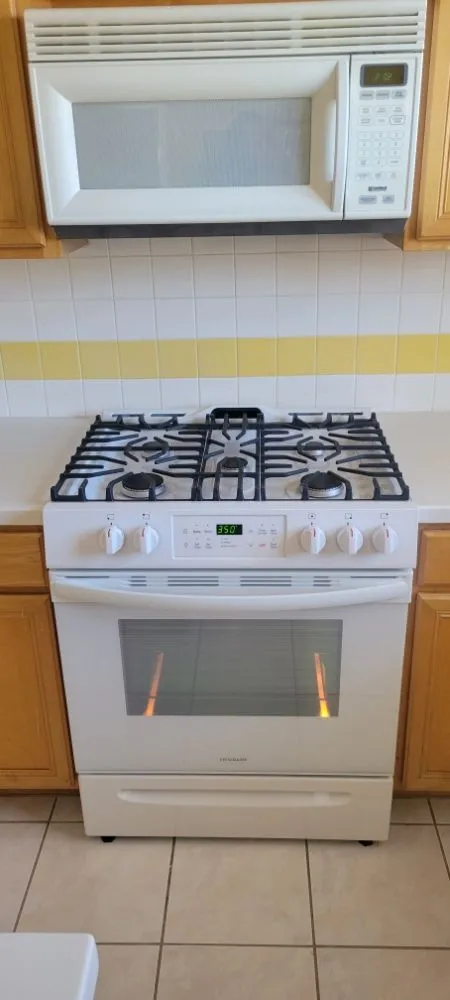 Trusted electrician providing outlet and switch repair in , 