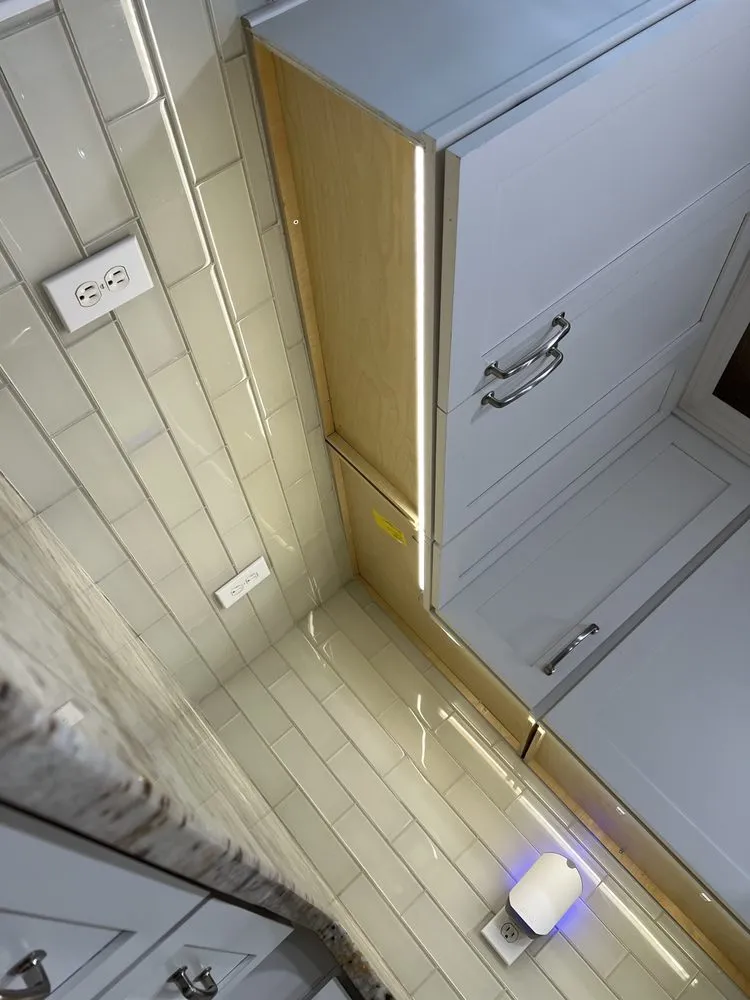 Slide of M D Contracting Solutions