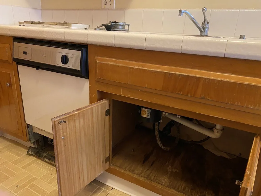 Slide of M Reyes Electrical