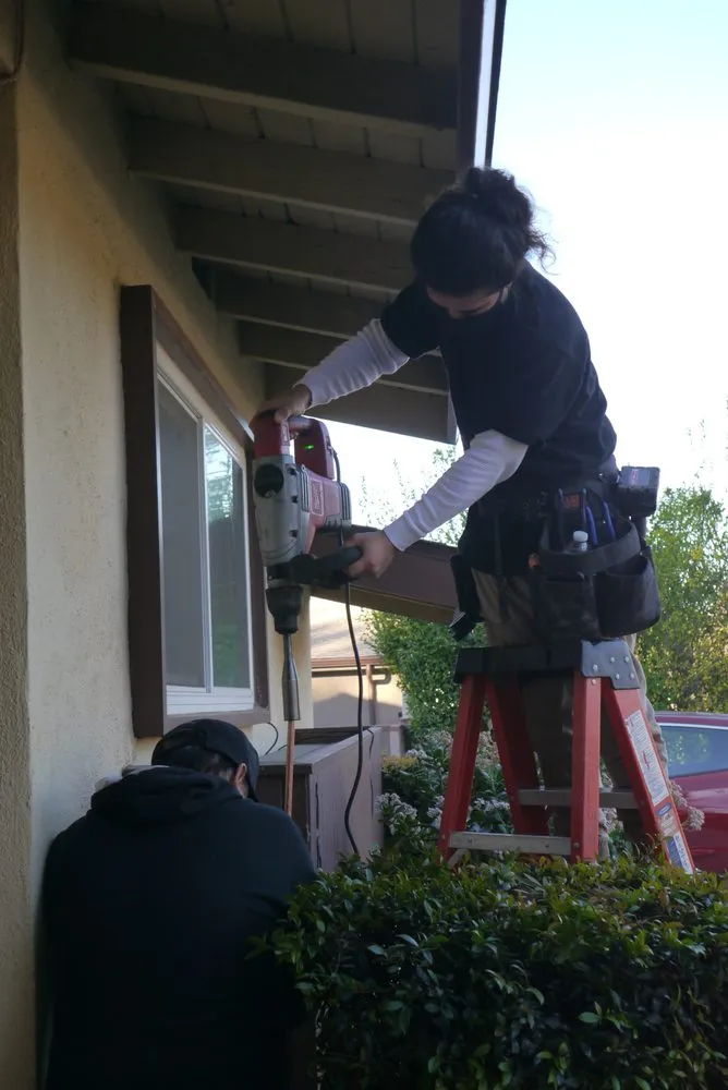 Slide of M Reyes Electrical