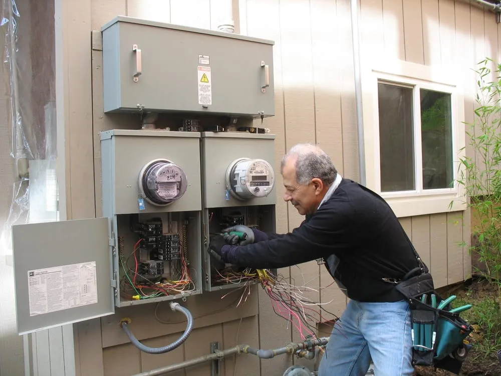 Slide of M& Z Electrical Contractor