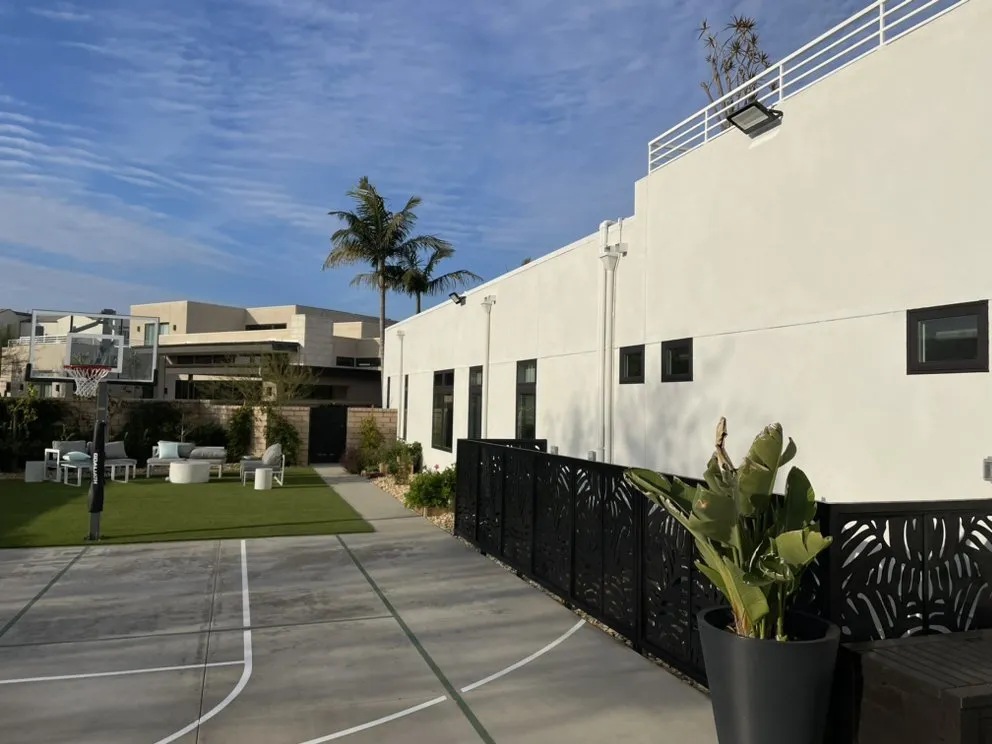 Slide of M4 Electric