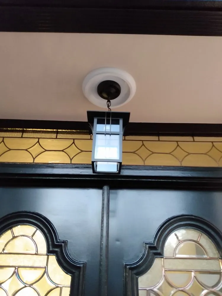 Reliable electrician providing wiring installation in , 