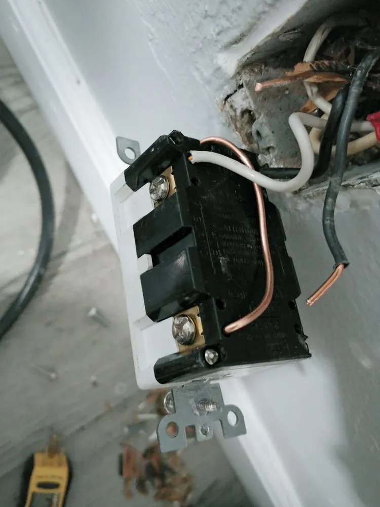 Slide of Ma Va Co Electric