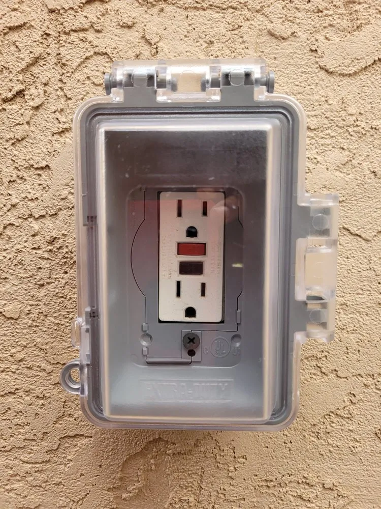 Slide of Macanudoz Electric