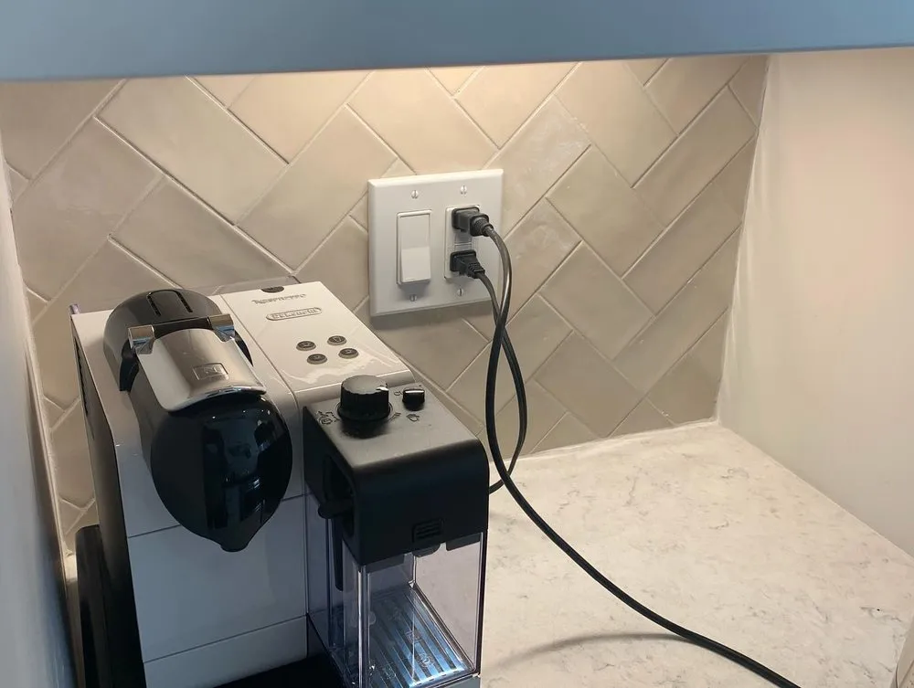 Slide of Machine Emergency Electrician