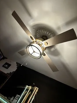 Macintosh Electric Logo