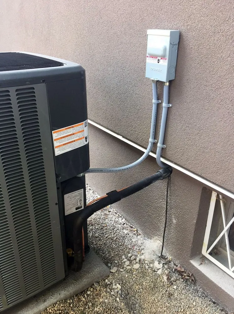 Trusted circuit breaker repair in ,  by Mack South Electric