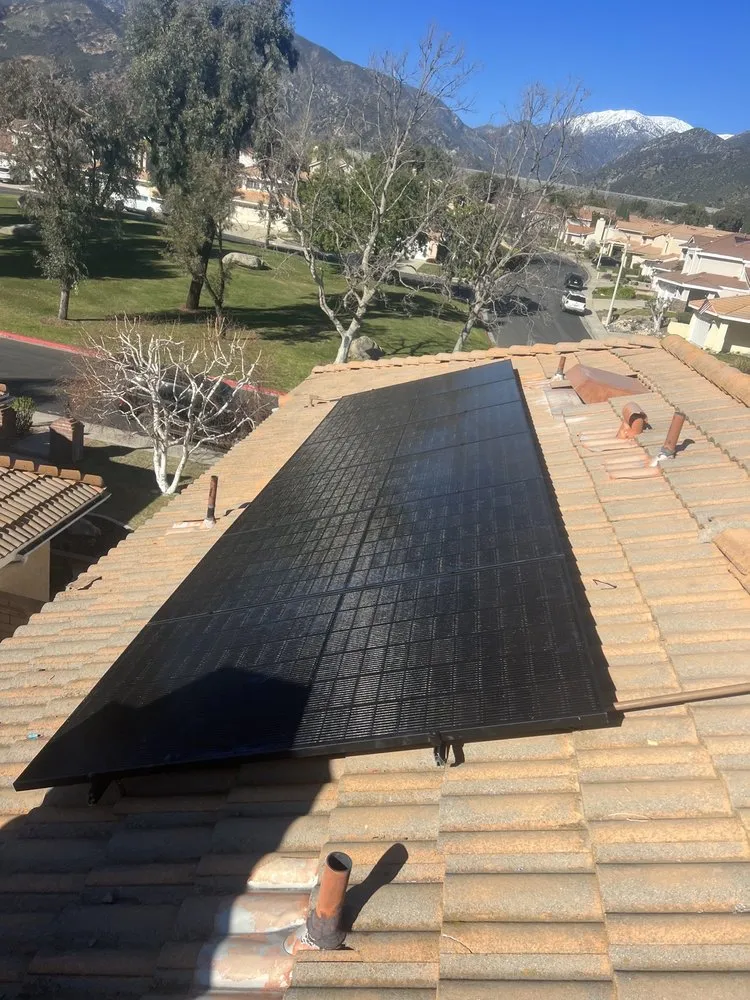 Slide of Mac's Electrical