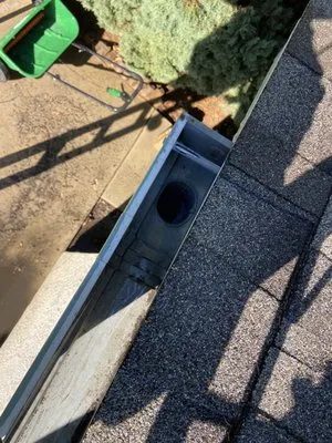 Mac’s Property Services Logo