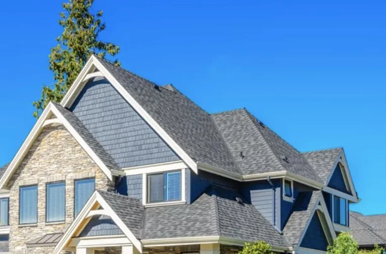 Affordable electrician providing emergency electrical service in , 