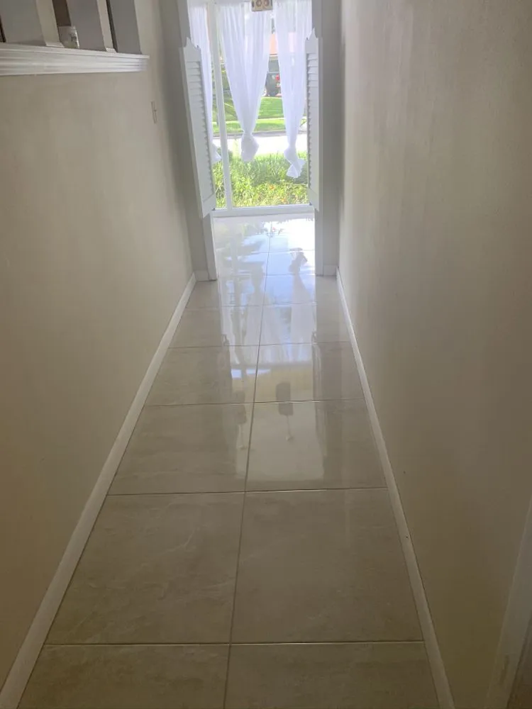 Slide of Madera fina