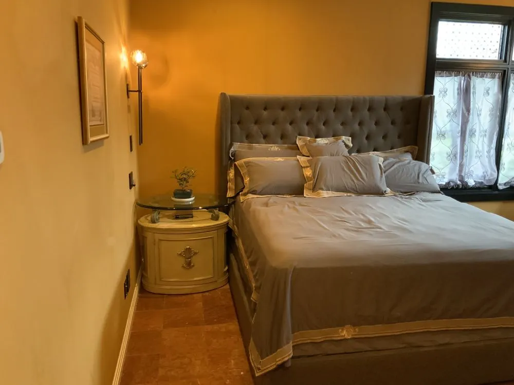 Slide of Magnificent Mile Electrician