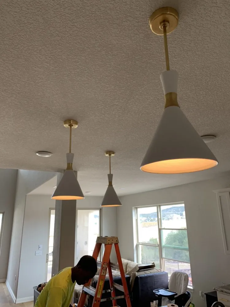 Licensed emergency electrical service experts serving Spicewood, TX - Magnify Electric
