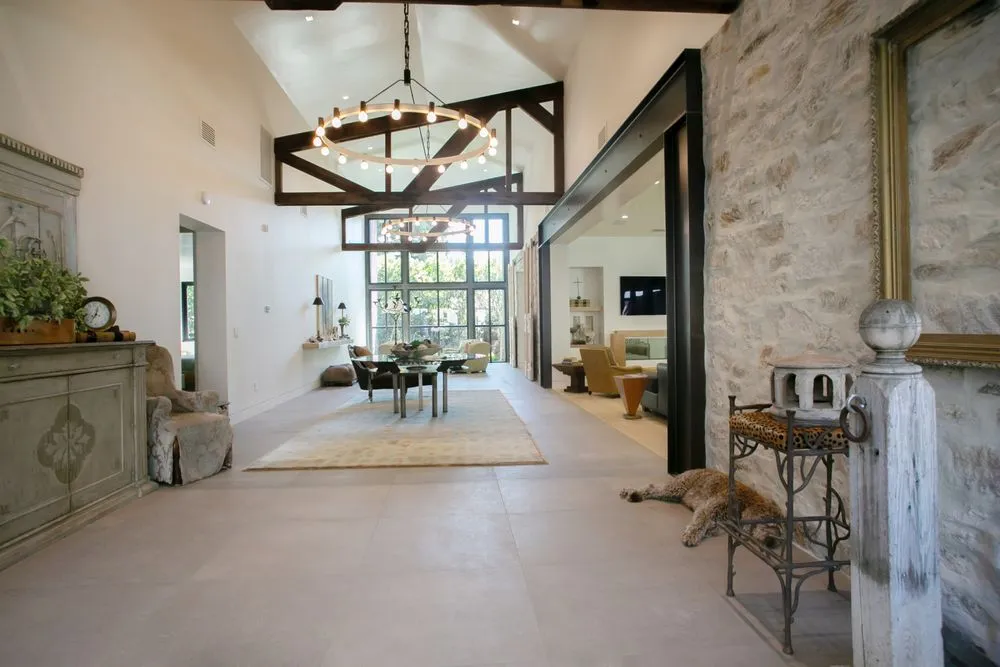 Slide of Main Electric