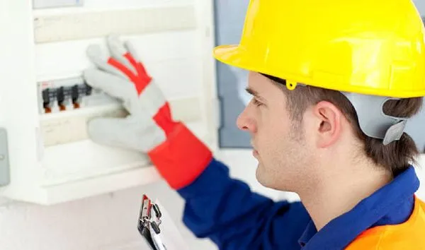 Malcolm Electrical Contractors Logo