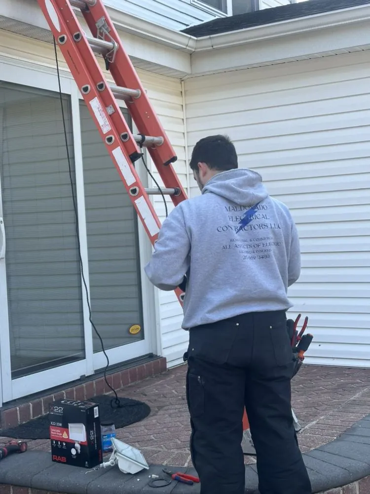 Licensed electrical repair experts serving ,  - Maldonado Electrical Contractors