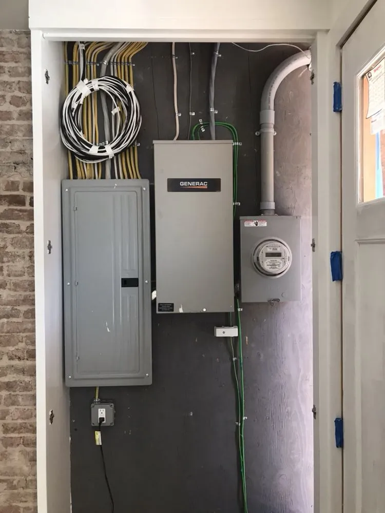 Trusted electrician providing electrical repair in , 