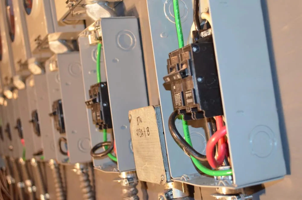 Slide of Malfettone Electric