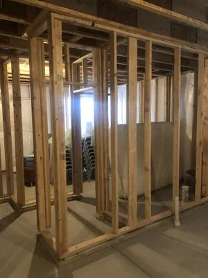 Malick's Remodeling Logo