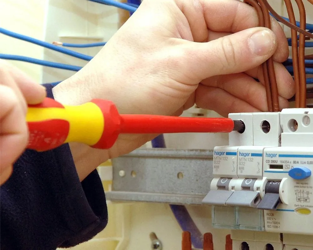 Expert outlet and switch repair service in ,  - Mamalikeme Electrician