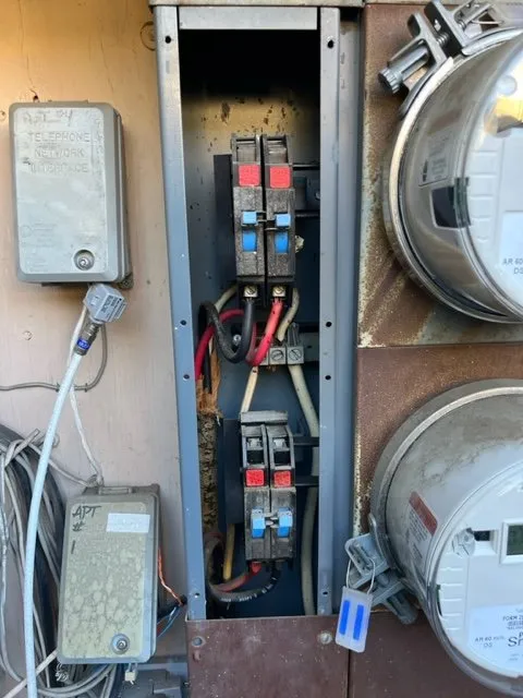 Slide of Mana Electric