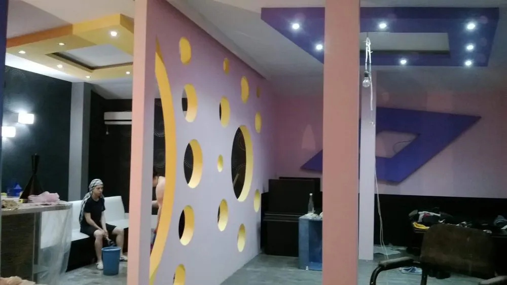 Slide of Manhattan Art Decor