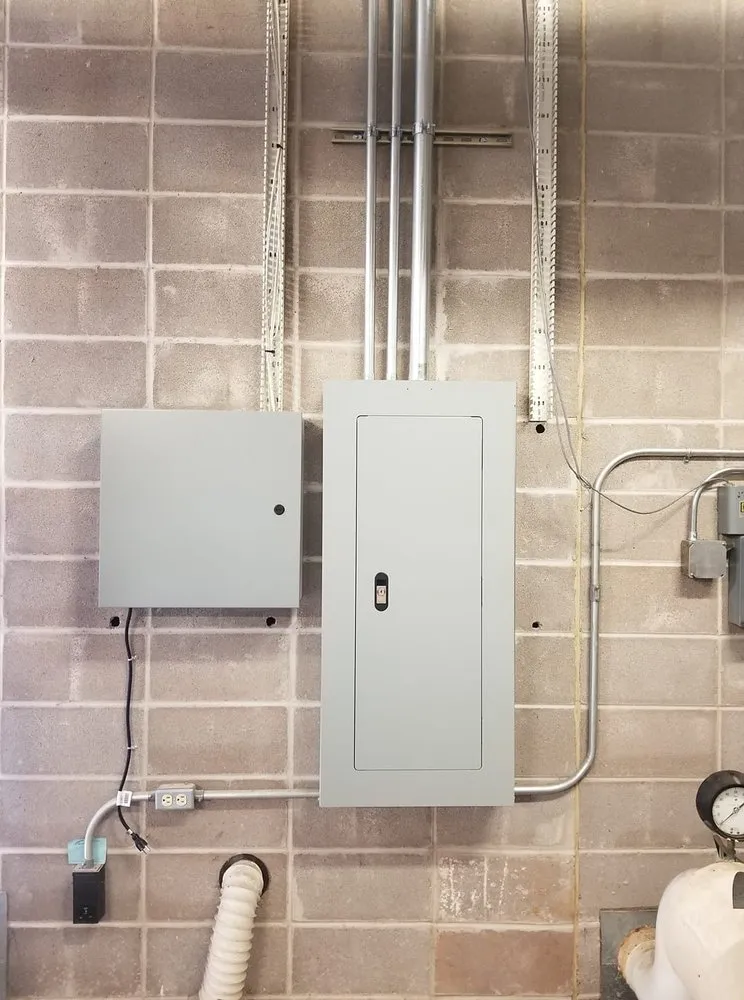 Slide of Mania Emergency Electrician