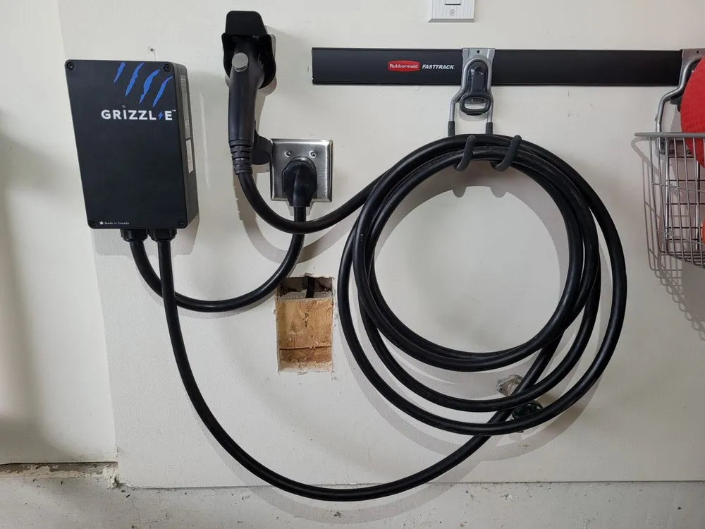 Licensed panel upgrade in , by Manik Electric