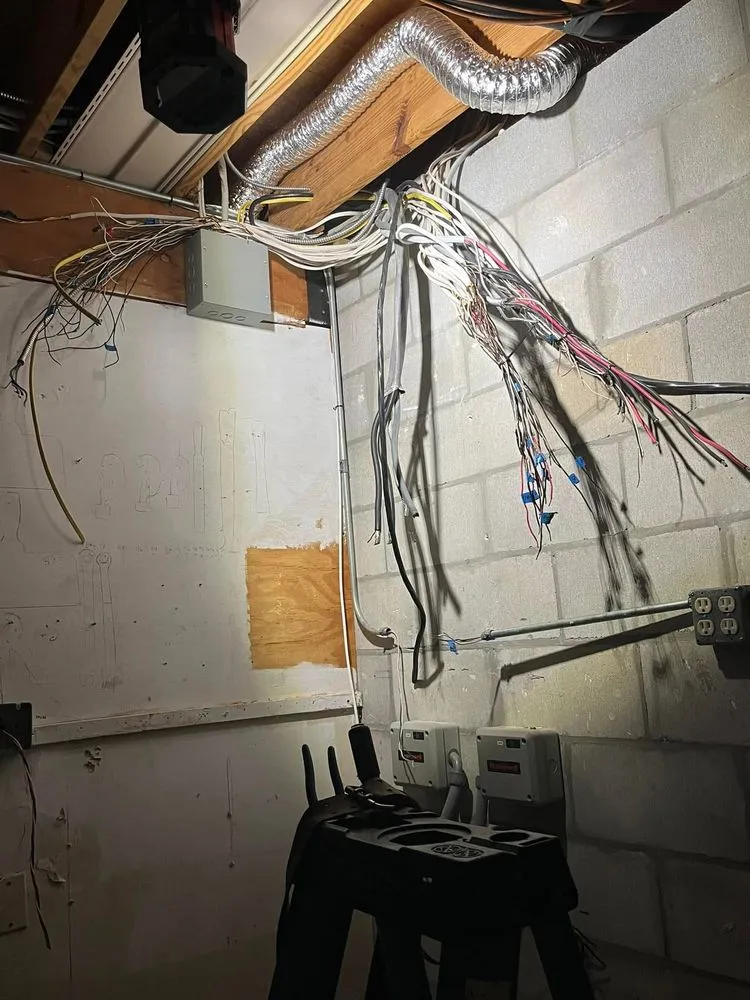 Expert outlet and switch repair service in St. Cloud, FL - Manny’s 407 Electric