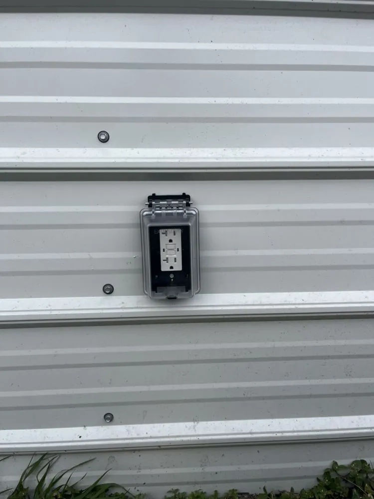 Professional electrician providing electrical repair in St. Cloud, FL - Manny’s 407 Electric