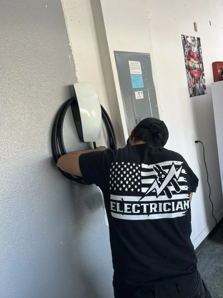Certified panel upgrade experts serving St. Cloud, FL - Manny’s 407 Electric