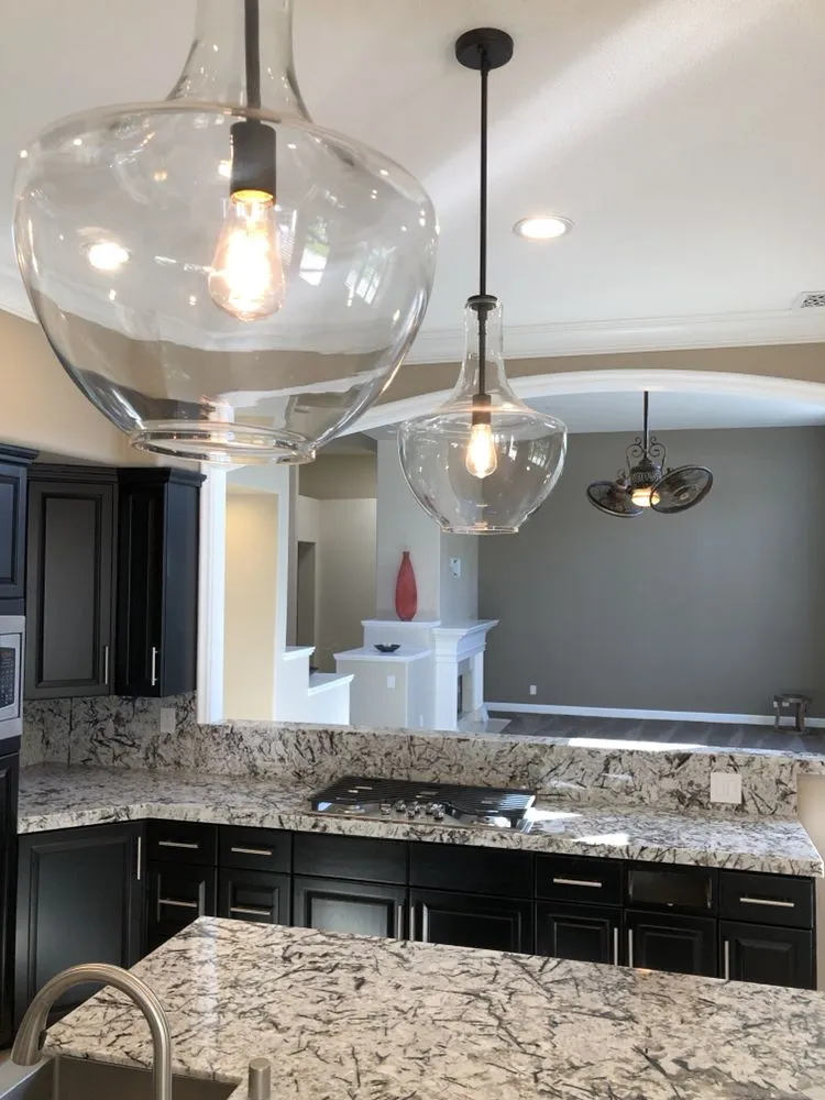 Slide of Manos Electric