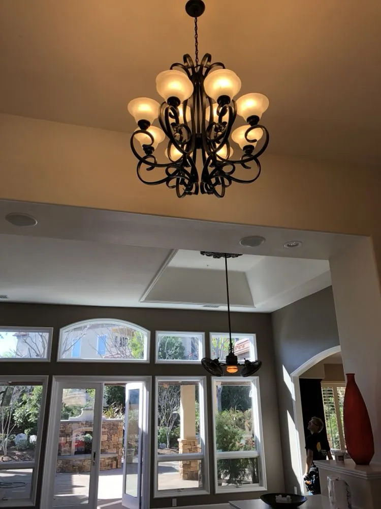 Slide of Manos Electric