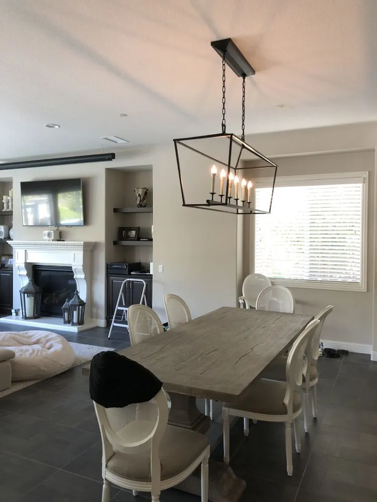 Slide of Manos Electric