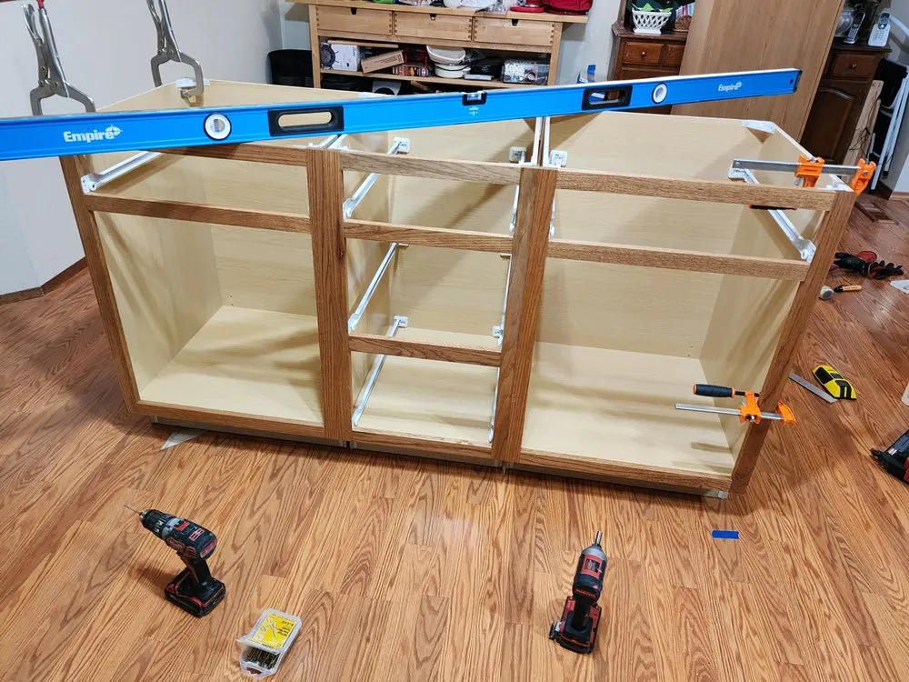 Licensed electrical service for homes in lighting installation,  by 