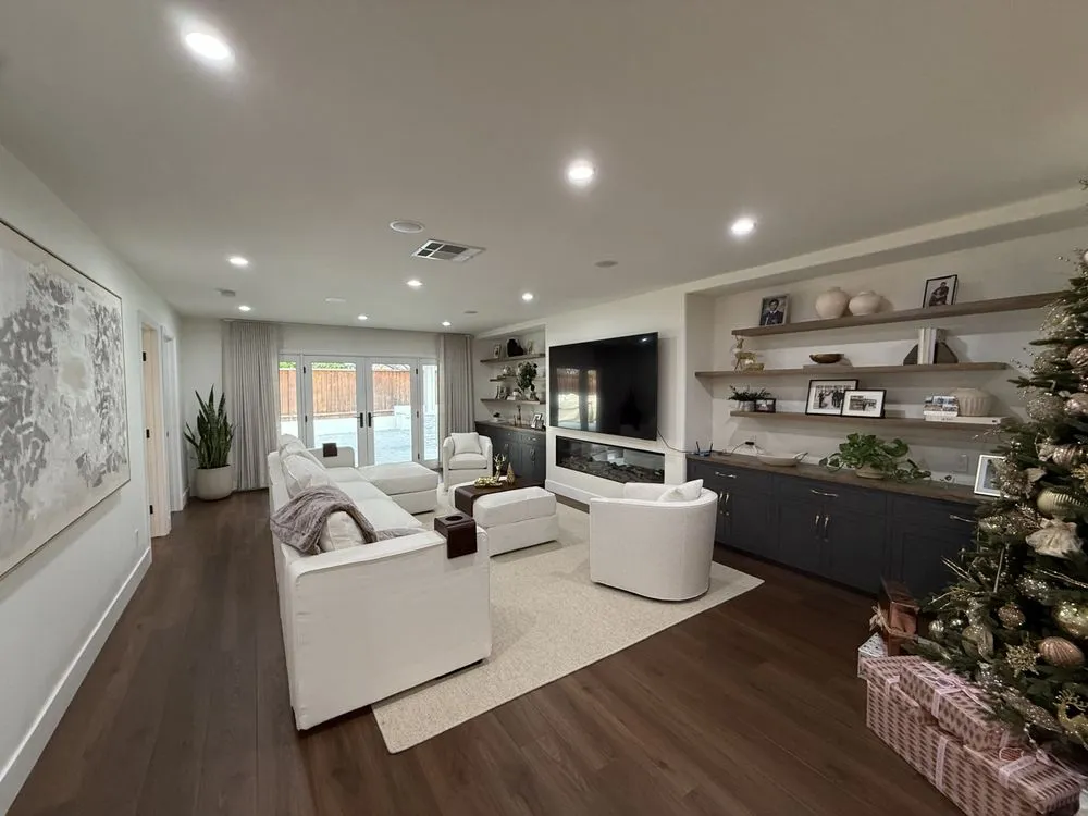 Slide of Maravilla Construction