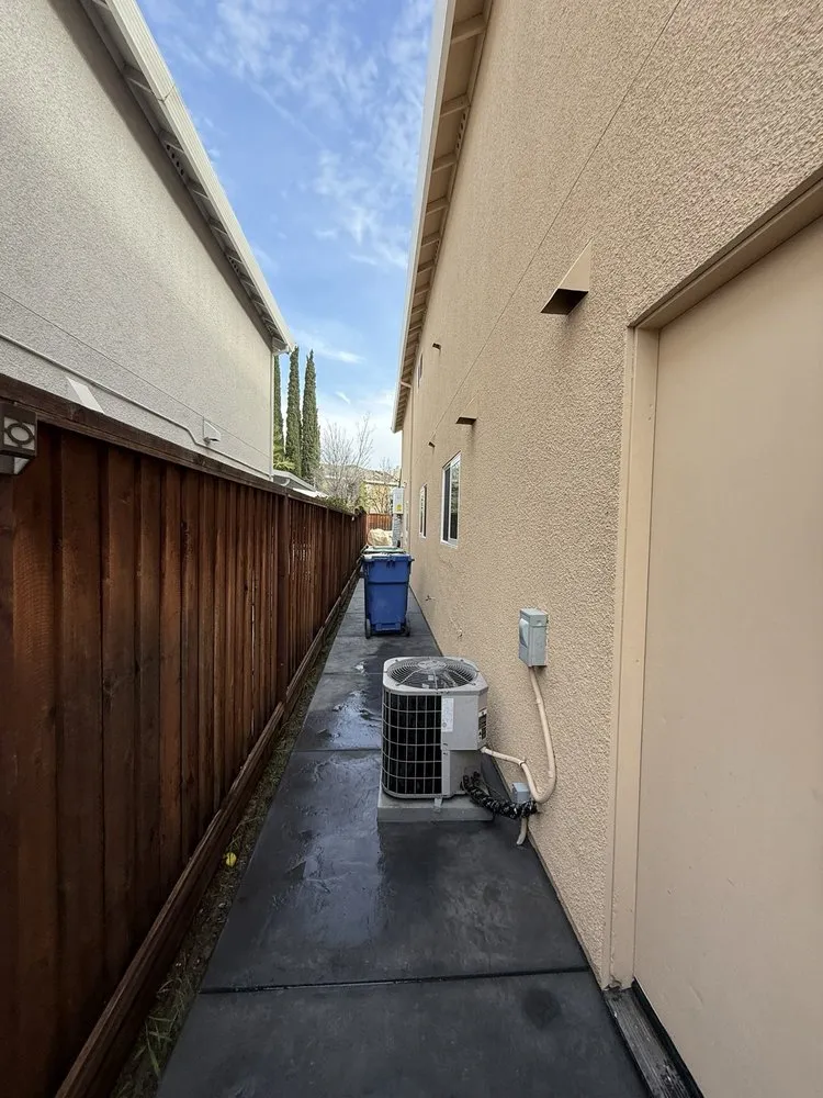 Slide of Maravilla Construction