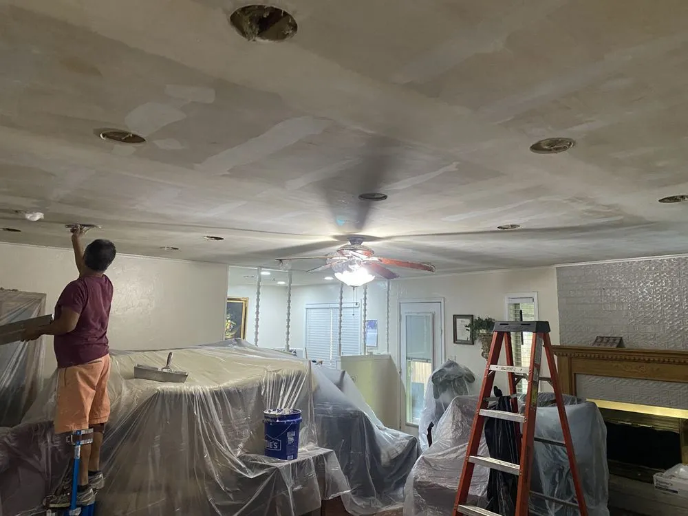 Certified electrician providing lighting installation in , 