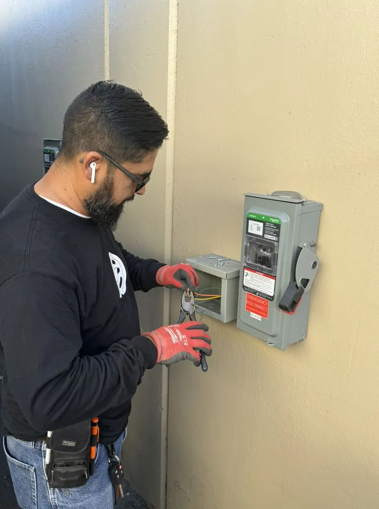 Slide of Mario Castillo Electric