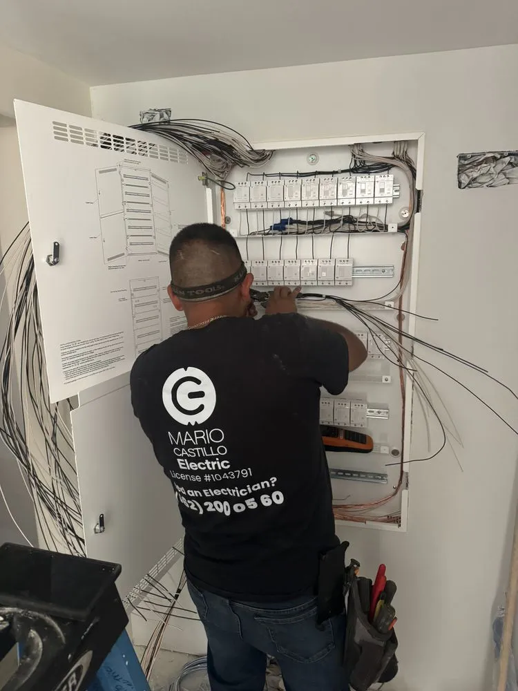 Licensed circuit breaker repair experts serving ,  - Mario Castillo Electric