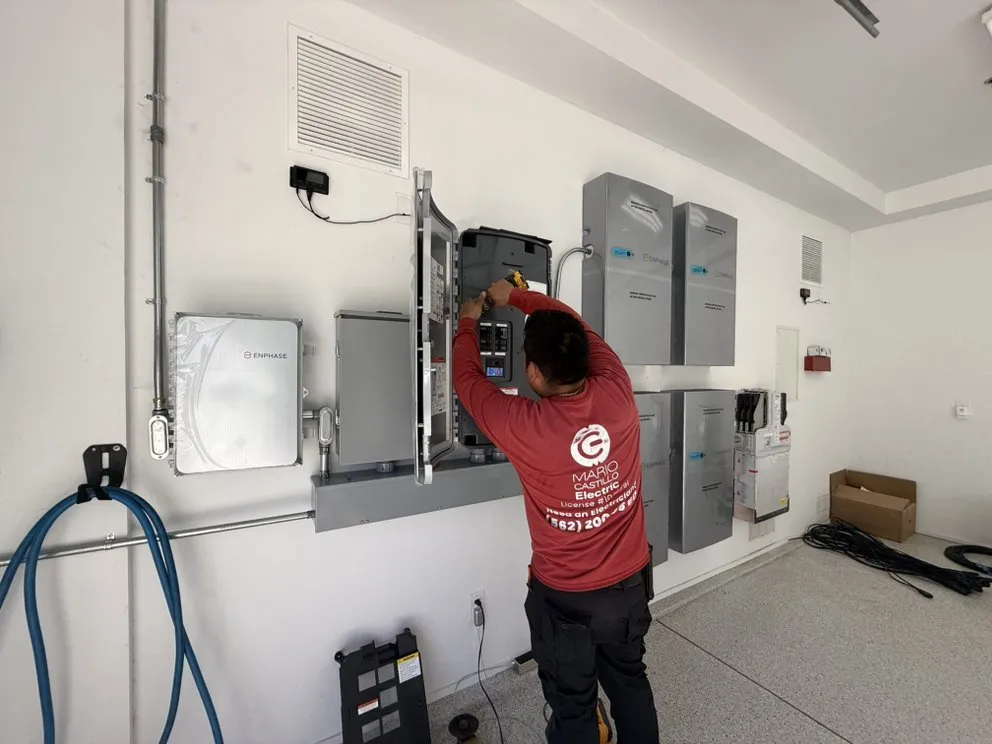 Slide of Mario Castillo Electric