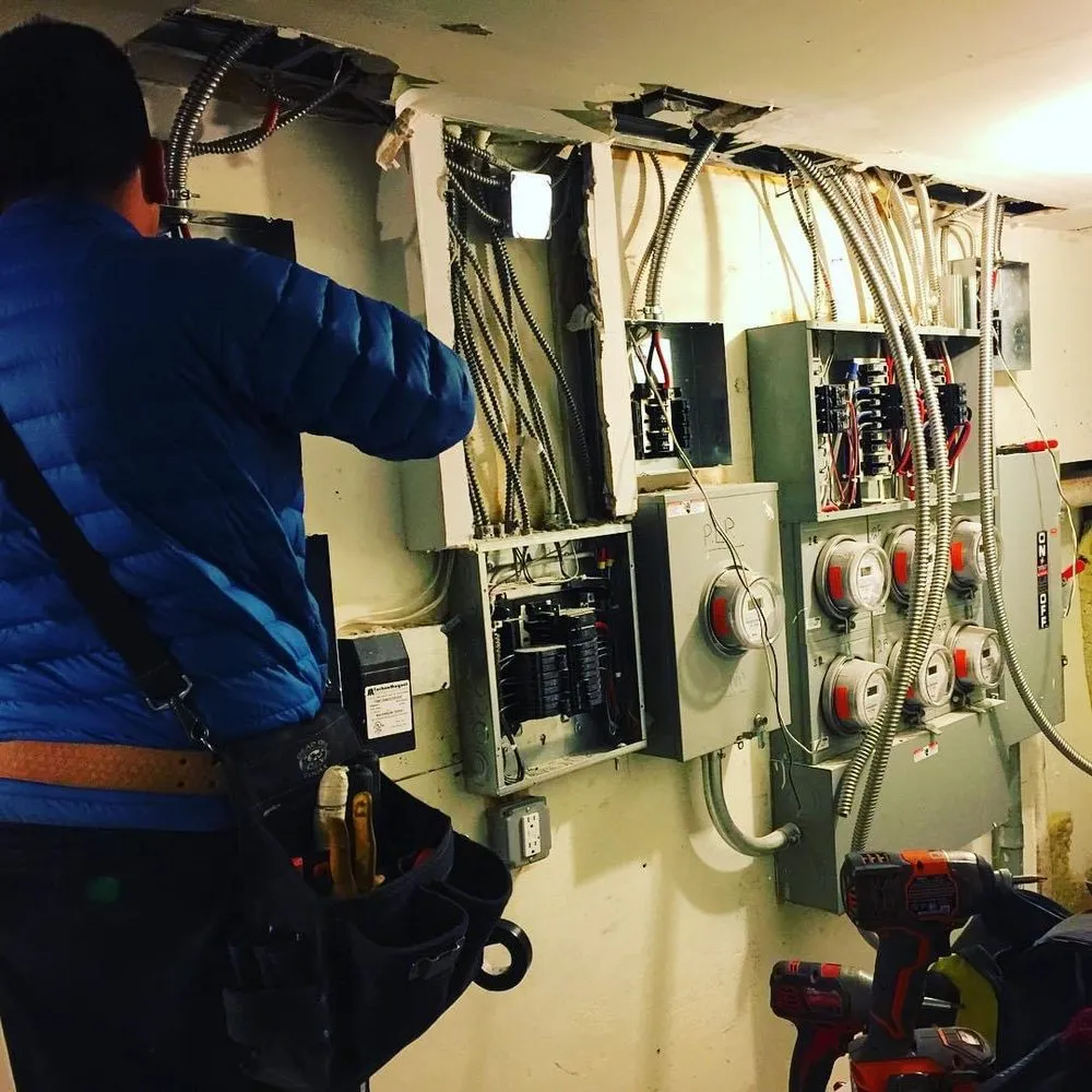 Slide of Marqueszx Electric