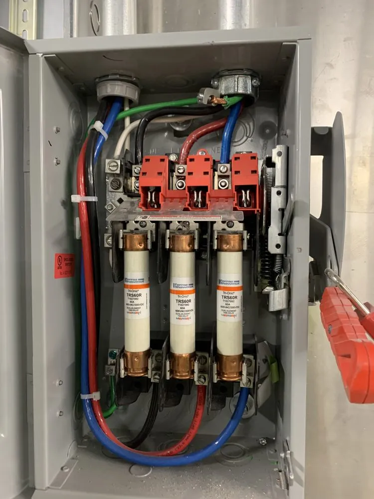 Slide of Marqueszx Electric