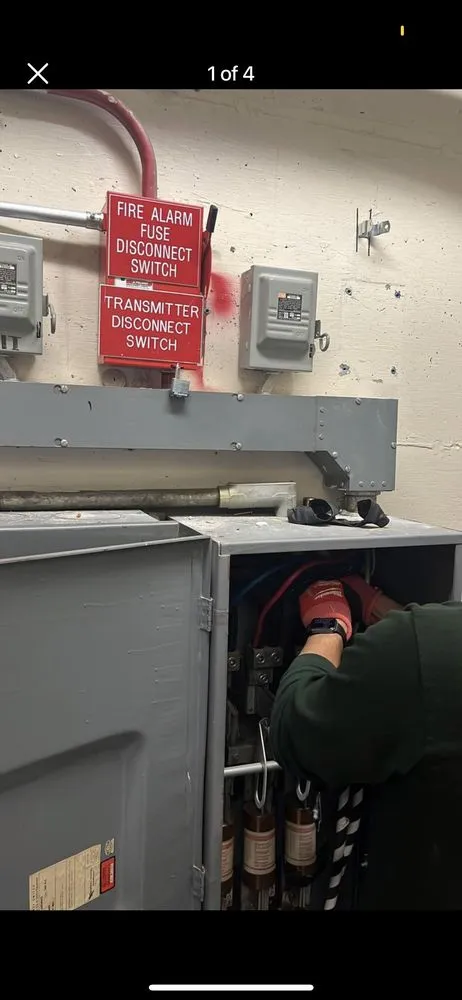 Slide of Marqueszx Electric