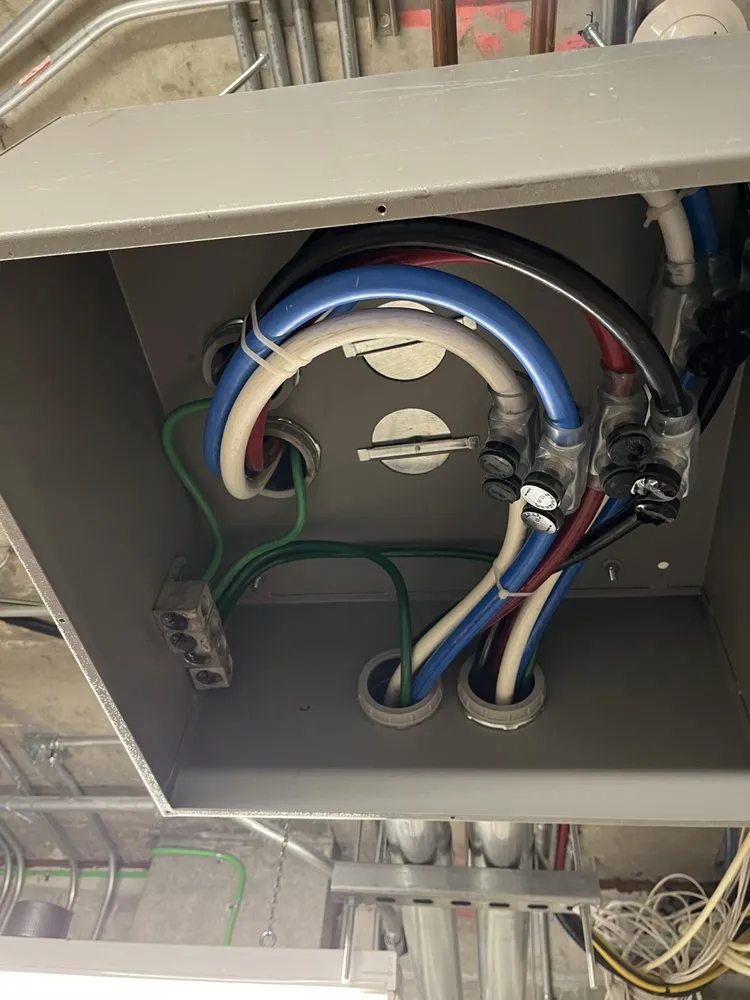 Slide of Marqueszx Electric