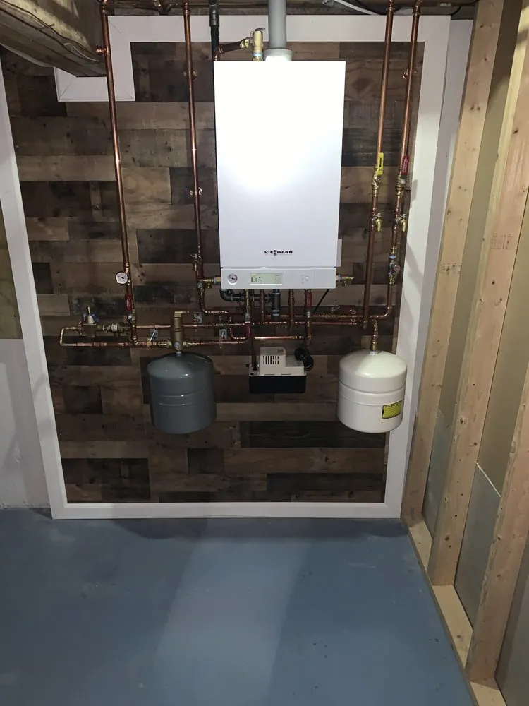 Certified electrician providing electrical repair in , 