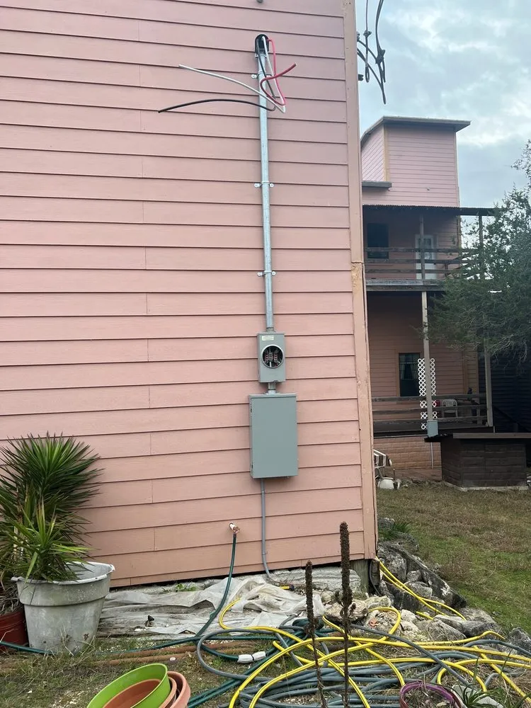 Affordable electrical repair experts serving Pipe Creek, TX - Marshall Electric